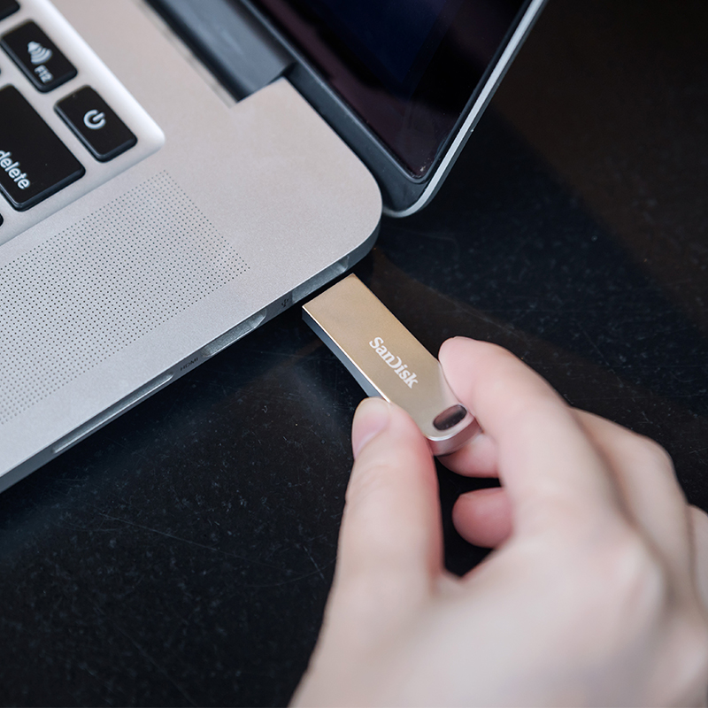 閃迪（SanDisk）512GB USB3.1 U盤 CZ74酷奐 銀色 金屬外殼 內(nèi)含安全加密軟件_http://02394.cn/img/images/C202202/1645409558936.jpg