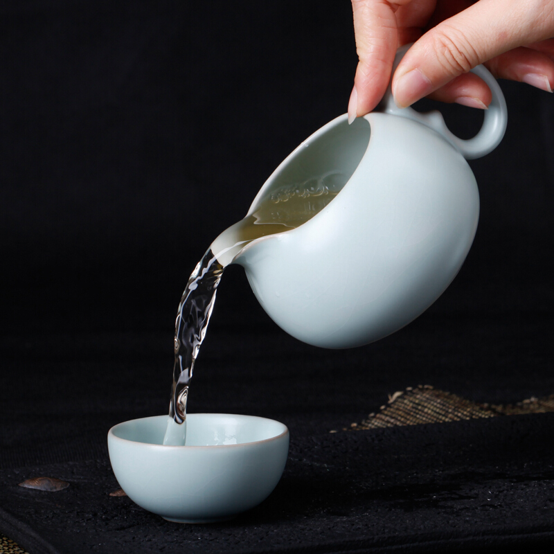 東道汝窯 功夫茶具套裝 祈福茶壺半組（天青色）_http://02394.cn/img/sp/437/110c98c1-dcfa-47c3-80d6-4009e19be724.jpg